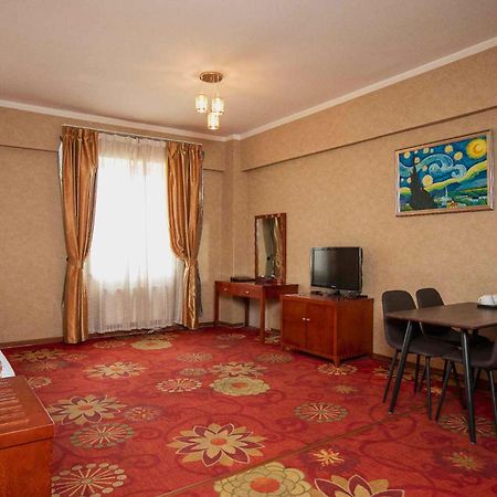 Ub City Hotel อูลานบาตอร์ ภายนอก รูปภาพ